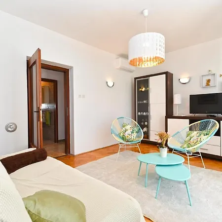 Apartment Fuer 7 Personen Ca 100 Qm In Fazana, Istrien Istrische Riviera