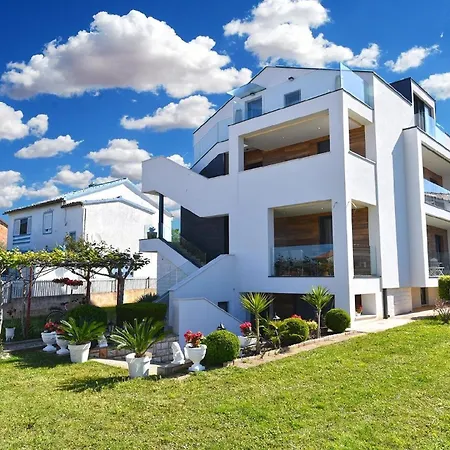 Apartment Fuer 7 Personen Ca 100 Qm In Fazana, Istrien Istrische Riviera Fazana